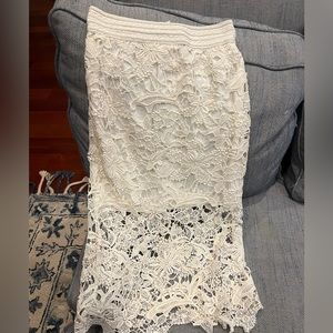 Metal white lace layered, pencil skirt.